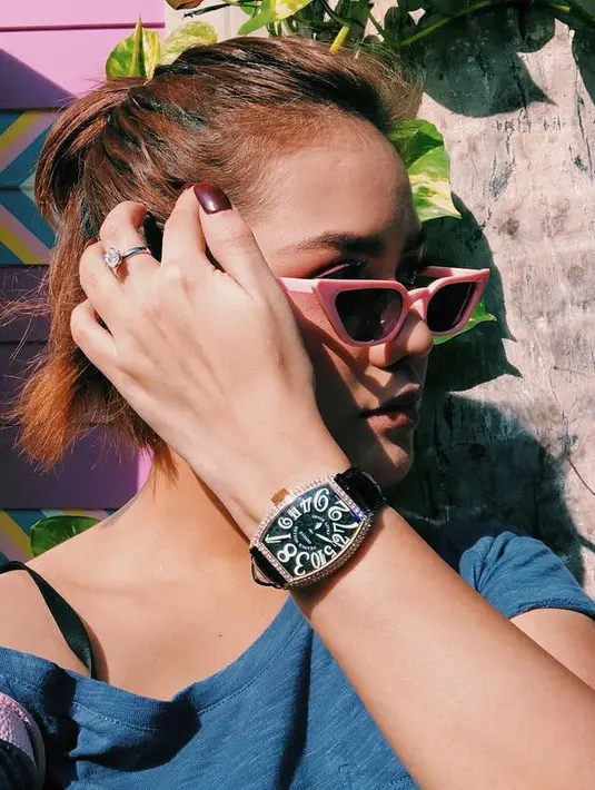 (Instagram/mythalestari)