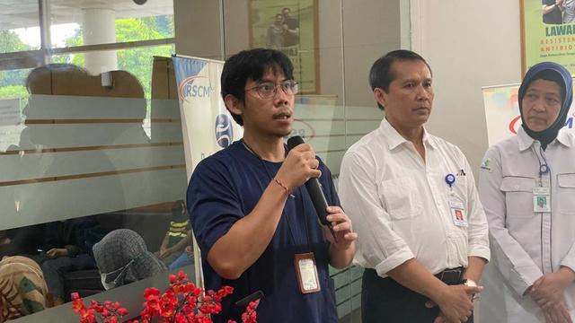 dokter ICU RSCM Sidharta Kusuma Manggala menjelaskan soal kondisi Fajri sebelum meninggal.