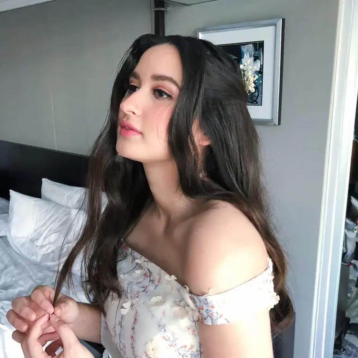 6 Potret Stephanie Poetri Pakai Dress, dari Look Edgy hingga Romantis