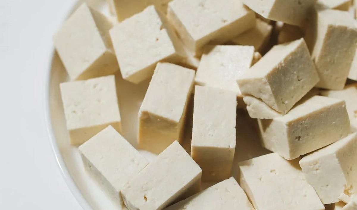 8.&nbsp;Tahu: Sumber Protein dan Kalsium untuk Vegetarian