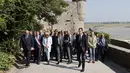 <p>Usia seribu tahun situs Warisan Dunia UNESCO dan magnet utama pariwisata di Normandia itu dirayakan hingga November dengan berbagai pameran, pertunjukan tari dan konser. (Ludovic MARIN/POOL/AFP)</p>