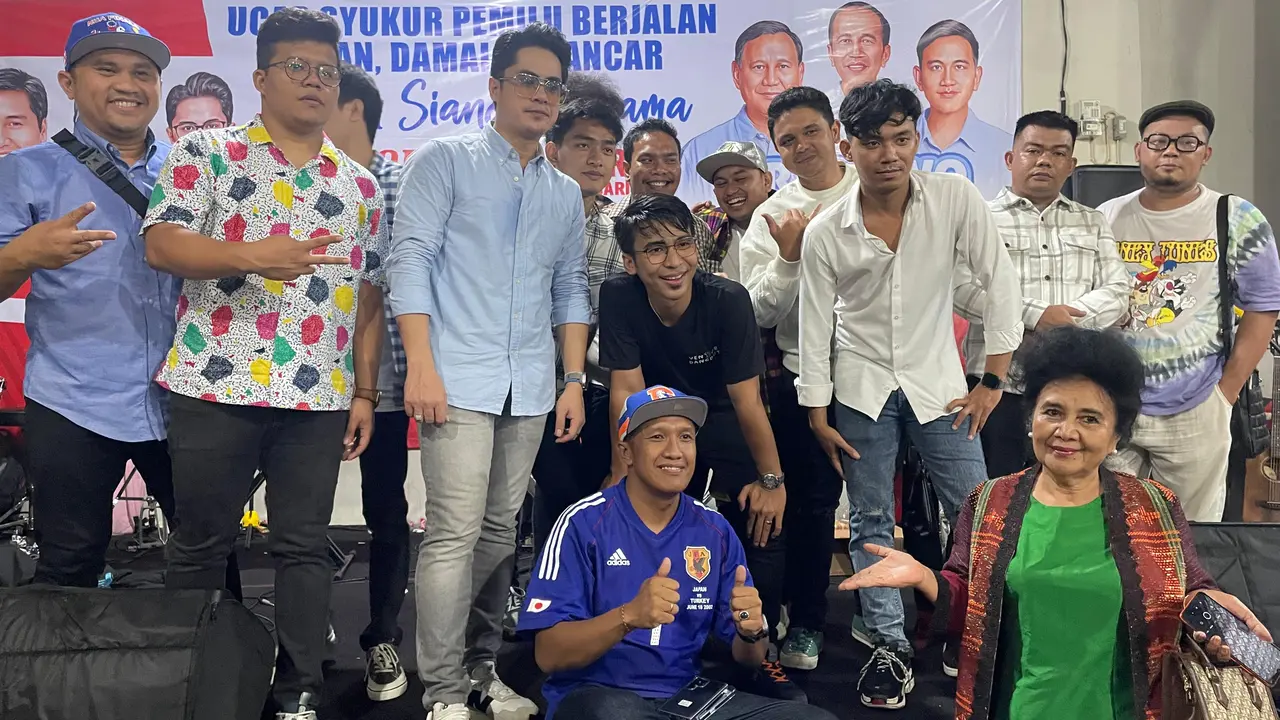 Sahabat Bang Ara dan Kiki Sidabutar dan Roy Masima Pasaribu menggelar acara bagi-bagi makan siang gratis dan susu ibu hamil di Cawang, Jakarta Timur (Jaktim), Sabtu (9/3/2024) (Istimewa)
