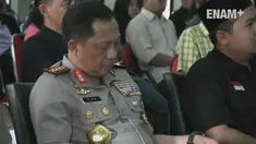 Kapolri mengungkapkan usai peristiwa penyiraman air keras terhadap Novel Baswedan, yang bersangkutan langsung menghubungi dirinya. Kapolri berjanji akan maksimal mengungkap kasus penyiraman air keras ini.
