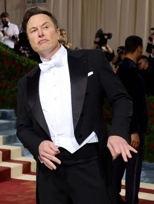 <p>Kehadiran Elon Musk di Met Gala 2022 ini tentunya menjadi atensi. Pasalnya orang terkaya di dunia versi Forbes ini baru saja membeli Twitter seharga USD44 Miliar. (Instagram/the.thinkings).</p>