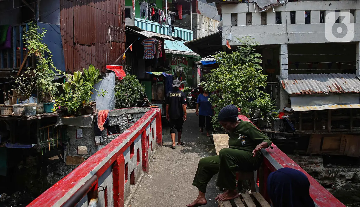 Sementara di Jakarta, data BPS pada Maret 2022 menunjukkan terdapat 502.040 penduduk miskin di Jakarta dengan tingkat kemiskinan 4,69 persen. (Liputan6.com/Angga Yuniar)