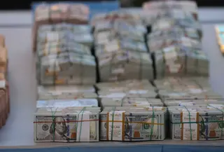 Barang bukti uang ratusan miliar rupiah  di Mapolda Metro Jaya, Jakarta, Jumat (10/7/2026). (KLY/ Budi Santoso)