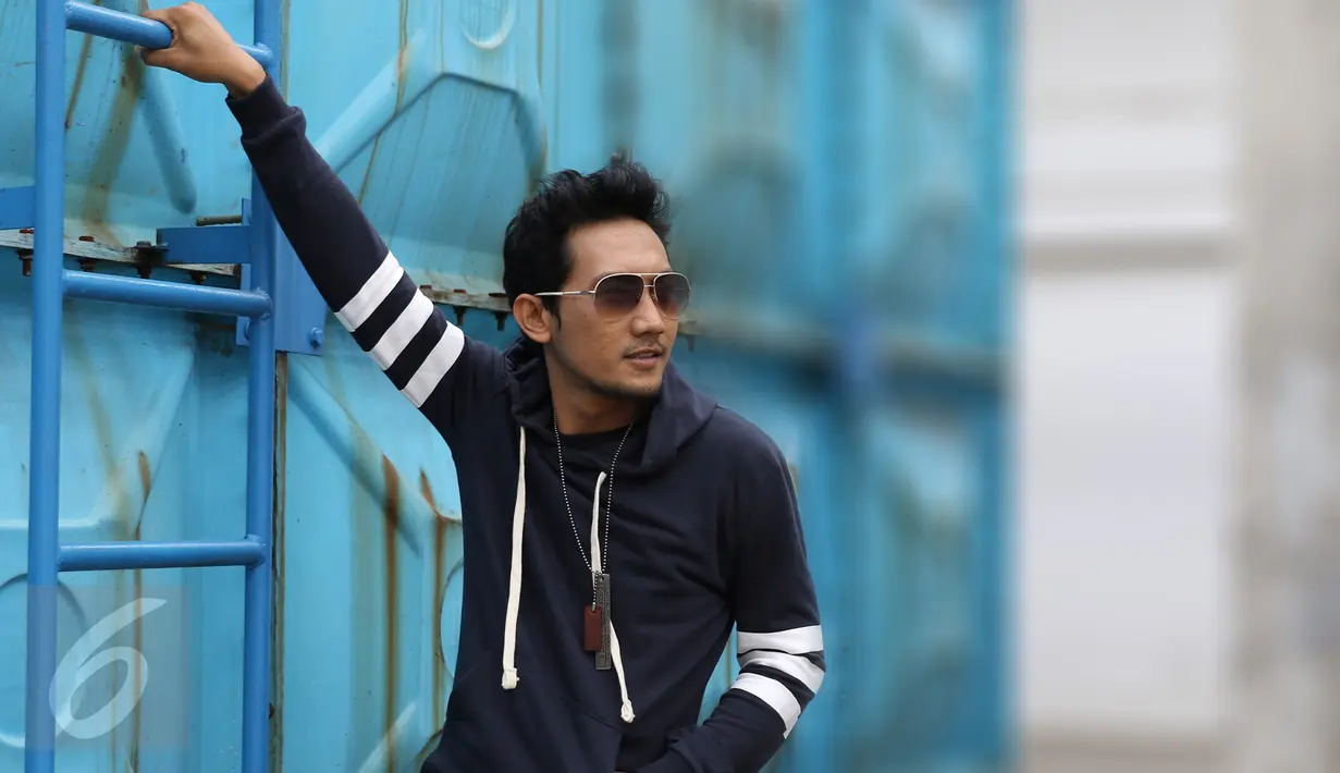 Sandy Canester telah mencetak beberapa hits yaitu: Be My Lady, Cemburu, Siap Sakit Hati dan Sabtu Minggu. Foto diambil pada 29 Oktober 2015. (Liputan6.com/Herman Zakharia)