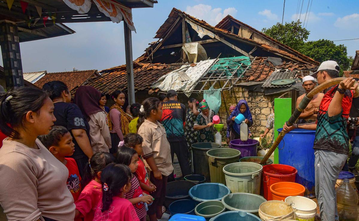 Kekeringan Meluas Ribuan Warga Bogor Kesulitan Air Bersih