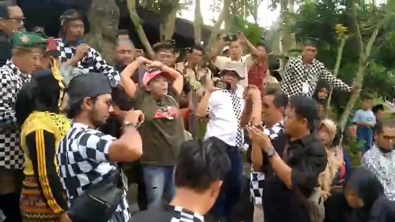 Viral Warga Tolak Sembako usai Jokowi Batal Hadir di Lampung, Teriak: Kami Butuh Jokowi!