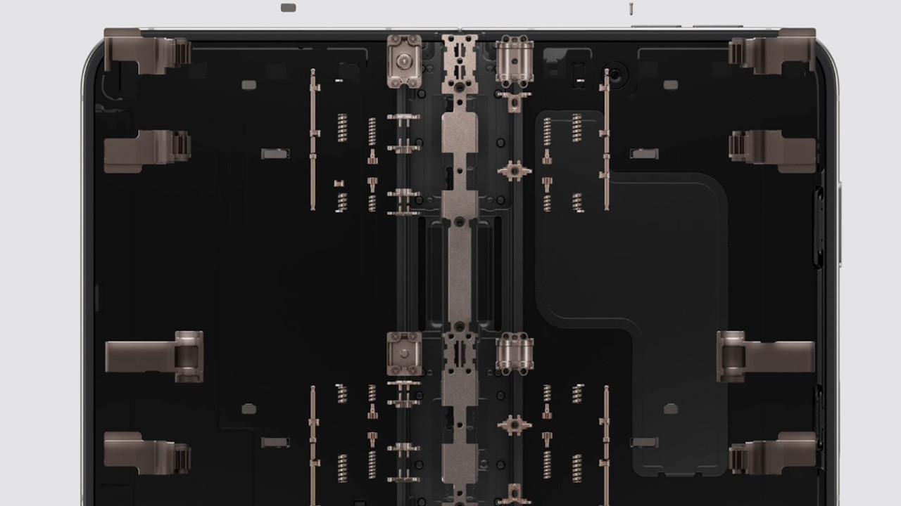 iPhone Duo Dibongkar, iFixit Beberkan Temuan soal Layar dan Engsel