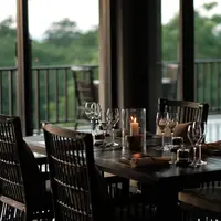 Selain menikmati keindahan alam Bali, Sahabat Fimela harus mencoba kuliner yang disajikan di Rumami Bali. (Foto: Dokumen Raffles Bali/Rumami Bali x Victor's Fine Dining)