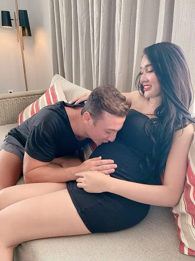 Lucinta Luna dan kekasih bulenya (https://www.instagram.com/p/CPQLpVsBd8Y/)