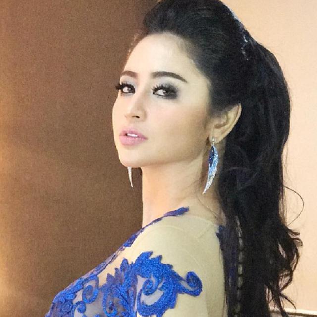 Dewi Persik Bicara Soal Isu Diminta Buka Baju Oleh Sandiaga Uno Showbiz Liputan6 Com