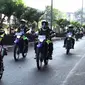 Mengendarai motor trail secara bersama-sama di jalan on road (ist)