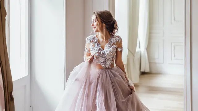 Cantik Maksimal, Inilah 3 Inspirasi Dress yang Cocok Dipakai untuk Acara Prom Night Sekolah