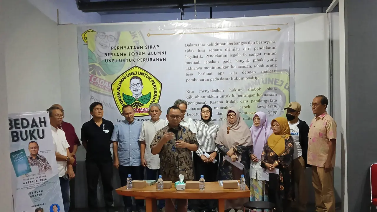 Sekelompok profesional alumni Universitas Jember (UNEJ) yang menamakan dirinya 'Forum Alumni UNEJ Untuk Perubahan' di Bellevue Art Space, Cinere, Depok, Jawa Barat (Istimewa)