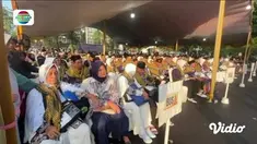 Perbarui informasi Anda bersama Fokus edisi (13/05) dengan topik-topik pilihan sebagai berikut, Sumatra Barat Dilanda Bencana, Tangis Haru Lepas Keberangkatan Jemaah Calon Haji, Wisatawan Tersengat Ubur-Ubur.