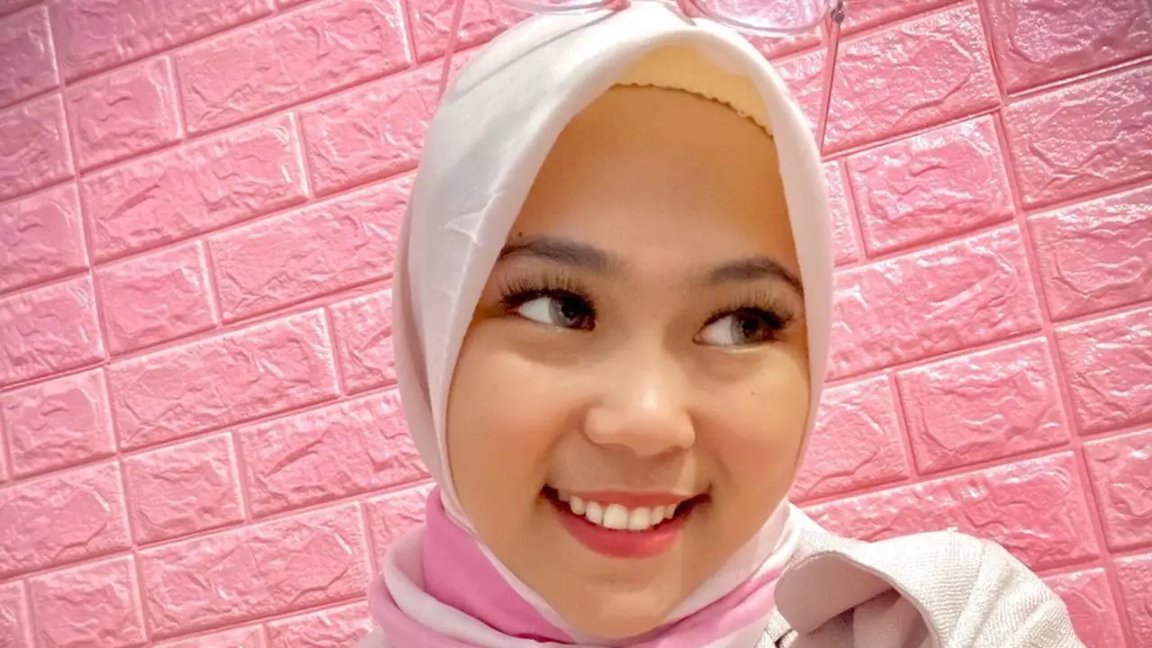 Potret Selfi LIDA pakai hijab.