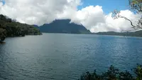 Danau Gunung Tujuh di Kabupaten Kerinci, Jambi merupakan danau tertinggi kedua di Indonesia. (Dok. Istimewa/B Santoso)