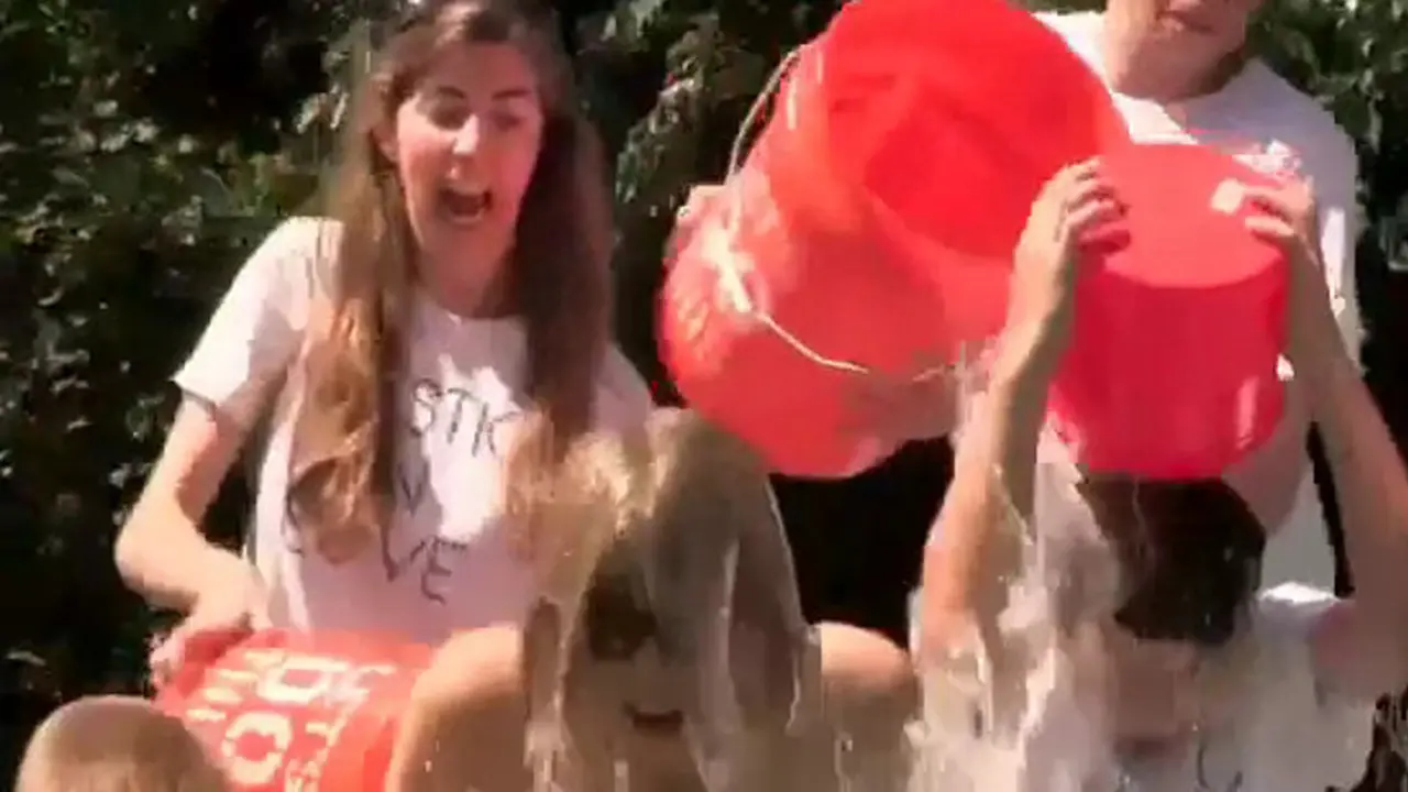 Anna Wintour Ice Bucket Challenge 0814 2