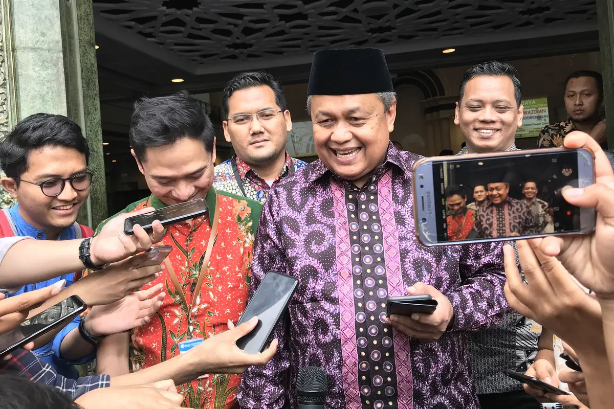 Gubernur Bank Indonesia (BI) Perry Warjiyo di Mesjid Kompleks Gedung BI, Jakarta, Jumat (1/11/2019).