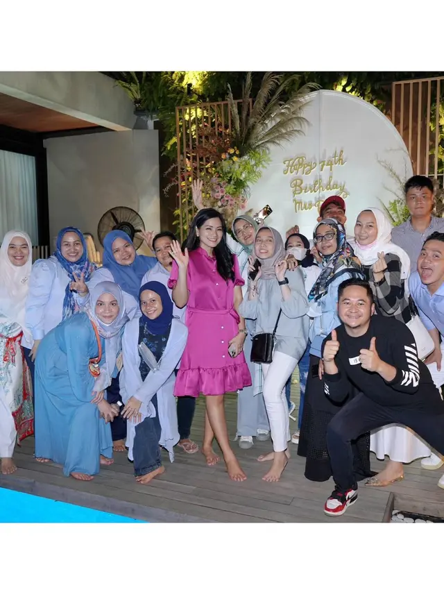 7 Potret Pesta Ulang Tahun Ibunda Titi Kamal, Meriah Bernuansa Pink