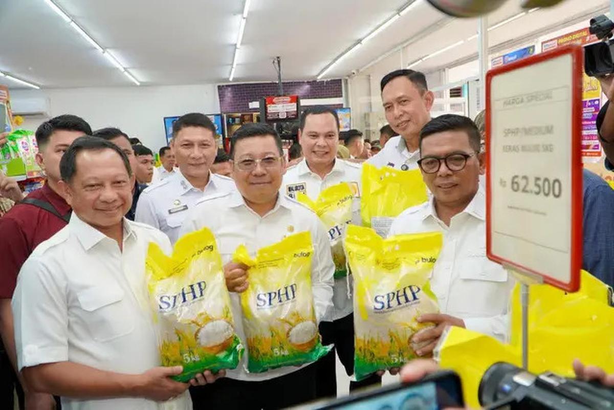 Pemerintah Siapkan Rp 6,5 Triliun Buat Bansos Beras dan Minyak Goreng