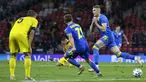 Ukraina berhasil memenangkan pertandingan 16 besar Euro 2020 ketika menghadapi Swedia. Artem Dovbyk menjadi pemain kunci kemenangan Ukraina pada duel tim kuda hitam Euro 2020 tersebut. (Foto: AP/Pool/Robert Perry)