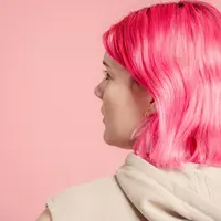 Ilustrasi perempuan dengan rambut berwarna. &copy; John Diez/.pexels.com