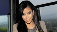 Kim Kardashian Akhirnya 'Selfie' Lewat Bukunya