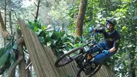 Bagi para pecinta sepeda gunung, ketika mengetahui area ini pasti bakal langusung tergiur untuk segera gowes di track Pusaka Mulya Bike Park.(foto: Instagram @ liwaulhamdiwalizzi)