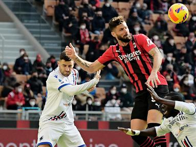 Oliver Giroud - Bomber senior yang terdepak dari skuat utama Chelsea ini ternyata tampil moncer di AC Milan. Penyerang spesialis supersub ini untuk sementara menjadi top skor AC Milan dengan mengoleksi 10 gol di semua ajang. (AFP/Andreas Solaro)