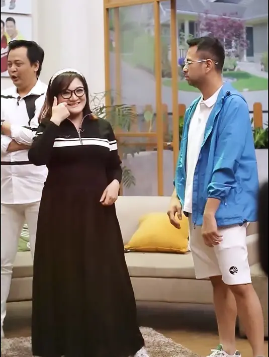 Selain perubahan bentuk tubuh, Kiki Amalia mengaku pada kehamilannya kali ini tumbuh banyak jerawat di badan. [Instagram/kikiamaliaworld]