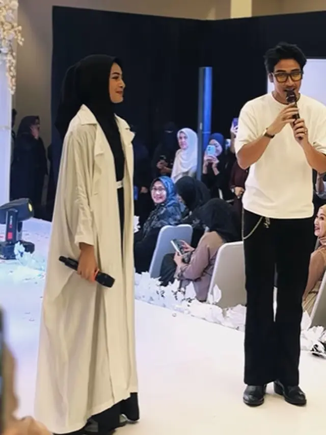 Gaya Santun Tapi Salting Sintya Marisca Kenakan Hijab di Launching Parfum Umi Pipik, Didoakan Berjodoh dengan Abidzar