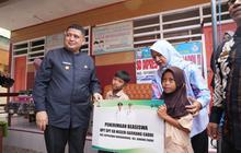 Pemkot Makassar Salurkan Bantuan Pendidikan Rp2,1 Miliar di Kepulauan, Perkuat Akses Belajar