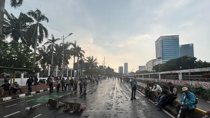 Massa Dipukul Mundur, Begini Situasi Terkini di Depan Gedung DPR
