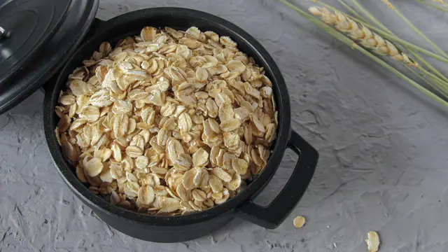 Ini Cara Mudah Membuat Overnight Oats Tinggi Protein untuk Sarapan Pagi