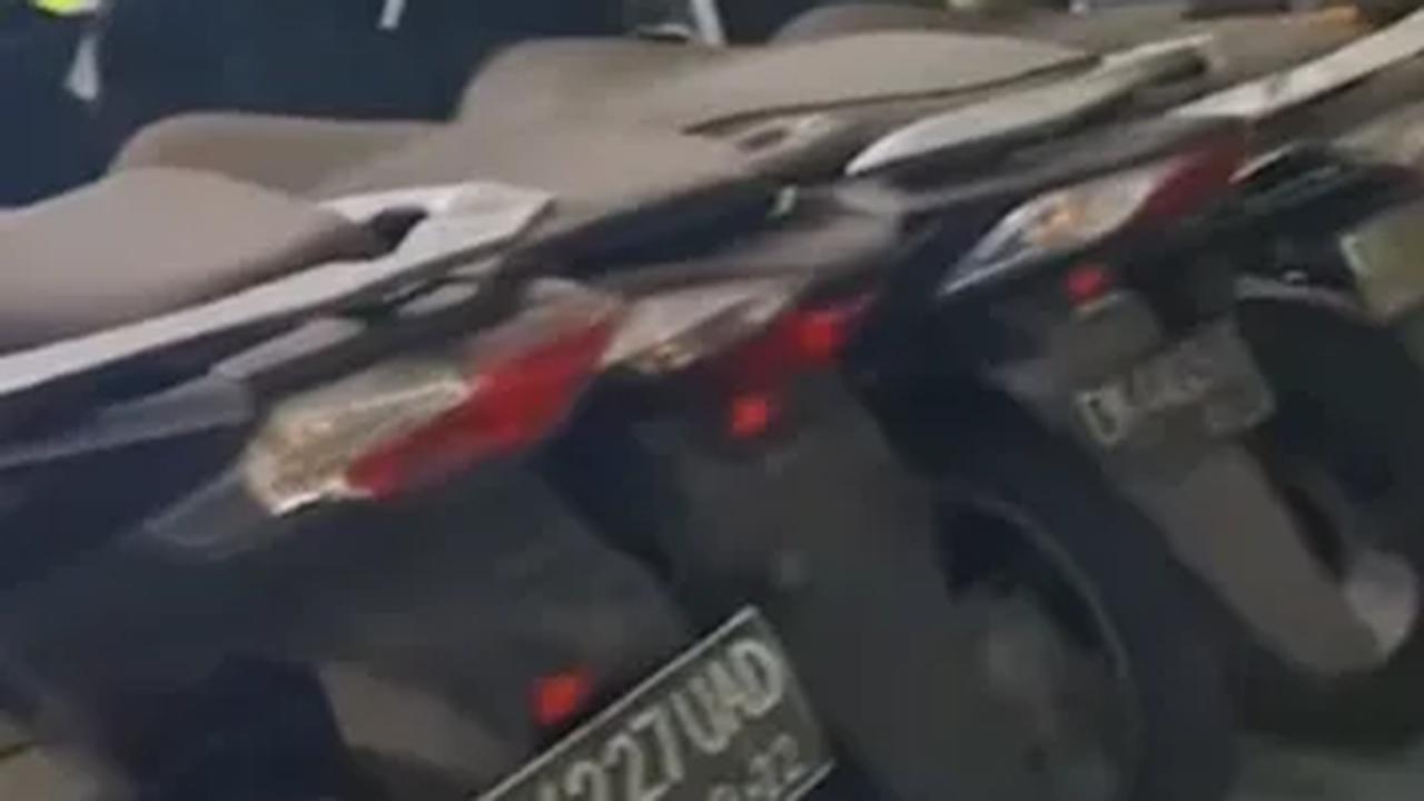 Viral, Ratusan Motor Parkir Bertahun-tahun Sampai Berdebu di Bandara I Gusti Ngurah Rai Bali