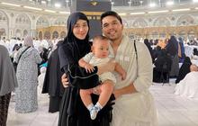 6 Potret Baby Arash Umrah di Usia 6 Bulan, Aaliyah dan Thariq Ungkap Rasa Syukur