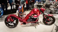 Warna-warna di motor kustom Intermot 2018 sangat memanjakan mata. (Sigit TS/Liputan6.com)