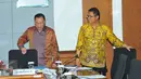 Gubernur BI Agus Martowardojo dan Menkominfo Rudiantara sebelum mengikuti rapat koordinasi di Kementerian PMK, Jakarta, Selasa (8/11). Rakor membahas rancangan perpres penyaluran bantuan sosial secara non tunai. (Liputan6.com/Angga Yuniar)
