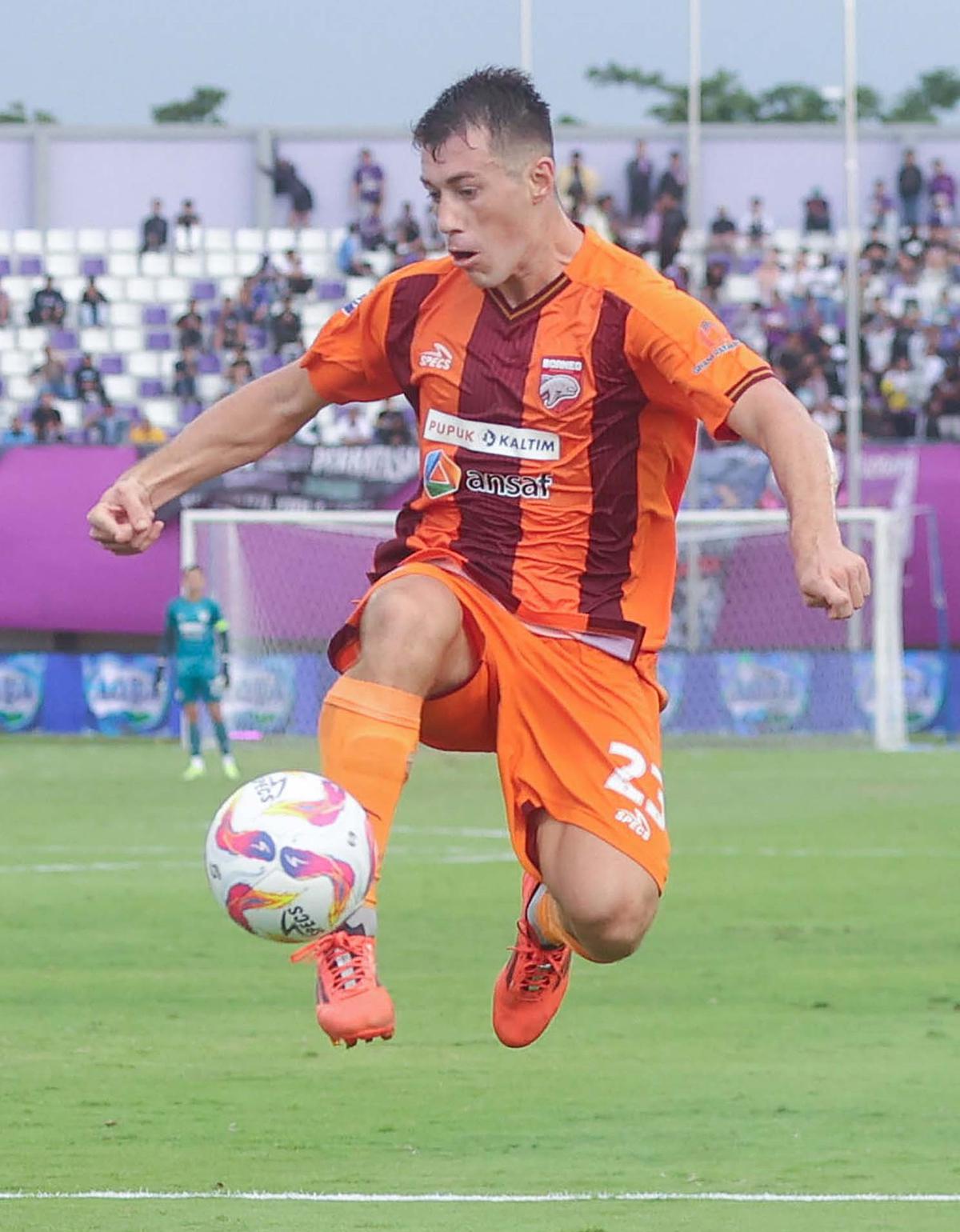 Foto: Di Kandang Sendiri, Persita Dikalahkan Borneo FC