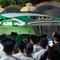 Jenazah pimpinan yang juga pengasuh Pondok Modern Darussalam Gontor (PMDG) Ponorogo, Amal Fathullah Zarkasyi tiba di rumah duka. (Antara)