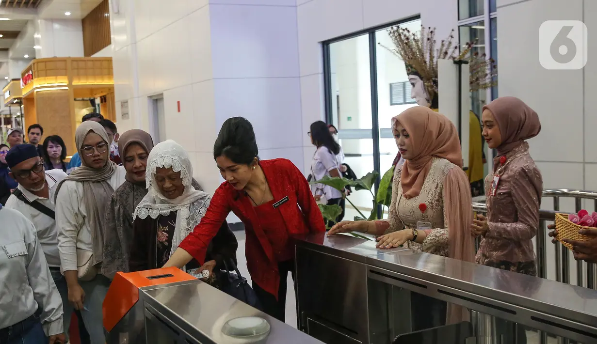 Raden Ajeng Kartini merupakan tokoh perempuan Indonesia yang telah memperjuangkan kesetaraan hak-hak perempuan dalam berbagai aspek kehidupan, termasuk pendidikan, pekerjaan, dan politik. (Liputan6.com/Angga Yuniar)