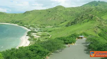 Citizen6, Timor Leste: Pantai Pasir Putih ketika diabadikan dari atas puncak Bukit Fatucama, Kristus Raja, sebelah timur Kota Dilli, merupakan objek wisata rohani populer di Timor Leste. (Pengirim: Pongky Seran)