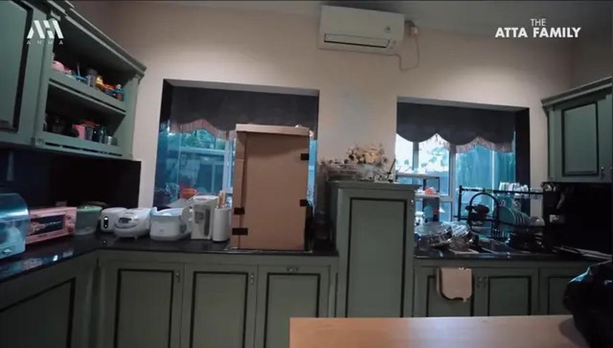 6 Potret Dapur Rumah Ruben Onsu yang Lama, Isinya Super Lengkap Bak Minimarket Pribadi