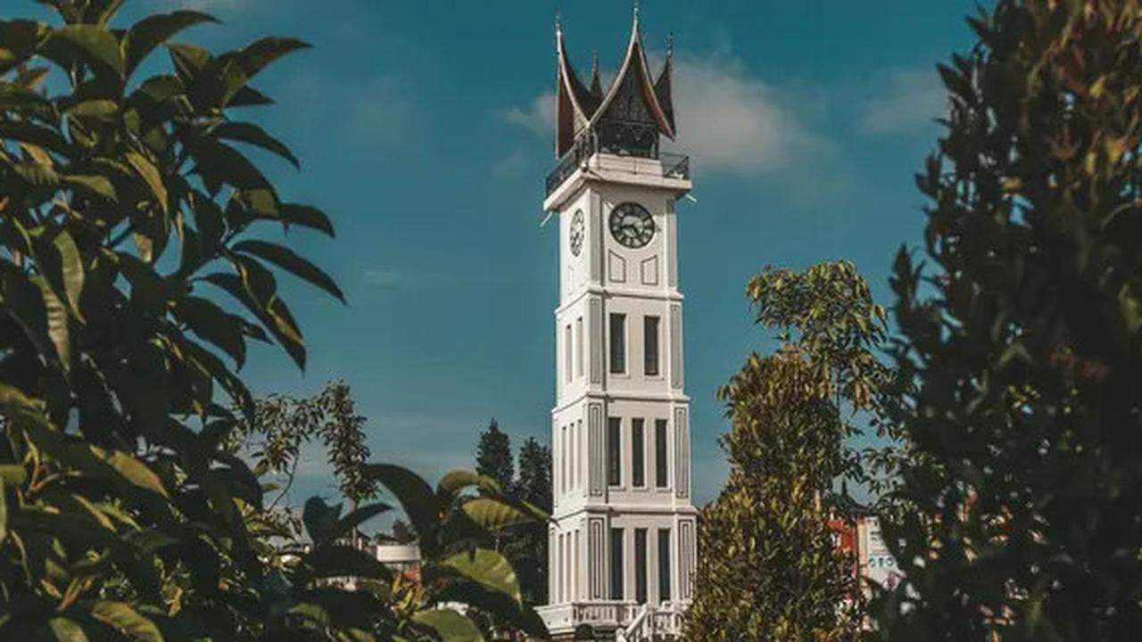 Cari Kuliner di Bukittinggi? Ini 22 Tempat Makan Enak Terbaru & Terpopuler 2025