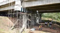 Perbaikan di Jembatan Cisomang. (Liputan6.com/Abramena)