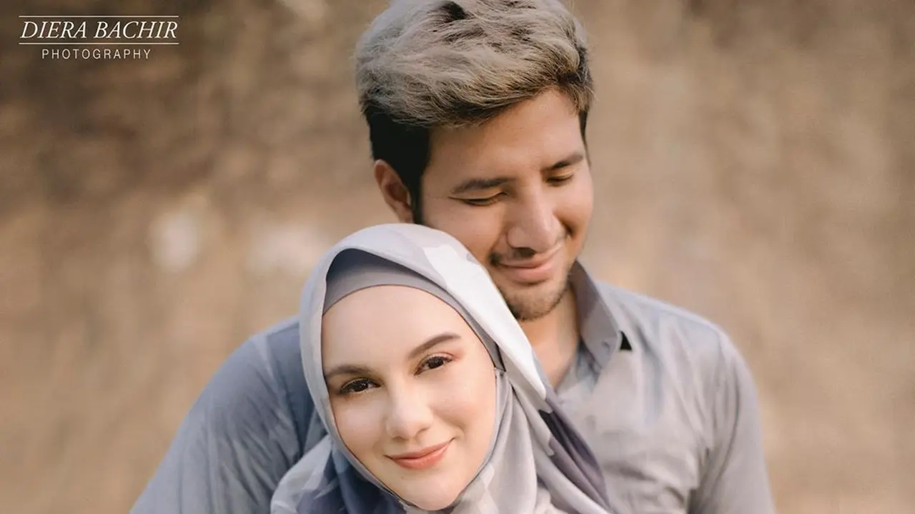 [Fimela] Irish Bella dan Ammar Zoni Maternity Shoot
