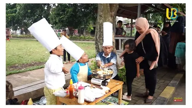 Sepi Kerjaan, Ini 10 Potret Ucok Baba Banting Setir Jualan Sosis Bakar